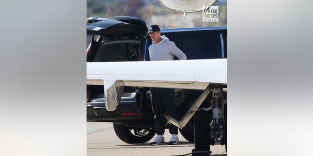 Tom Brady was in attendance for Robert Kraft's wedding in New York City before heading to Pittsburgh the next day to prepare for his football game against the Steelers.